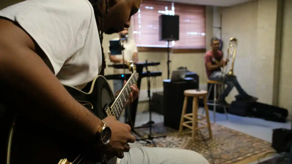 Gwendoline Absalon, musique jazz, Victor Boyer à la guitare