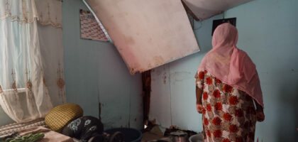 Durant le cyclone Chido, Nassima s'est fait voler son titre de séjour. Depuis, elle n'ose plus sortir de chez elle de peur de se faire contrôler et renvoyer vers les Comores. La fermeture de la Préfecture depuis le cyclone l'empêche aujourd'hui d'obtenir une nouvelle carte.