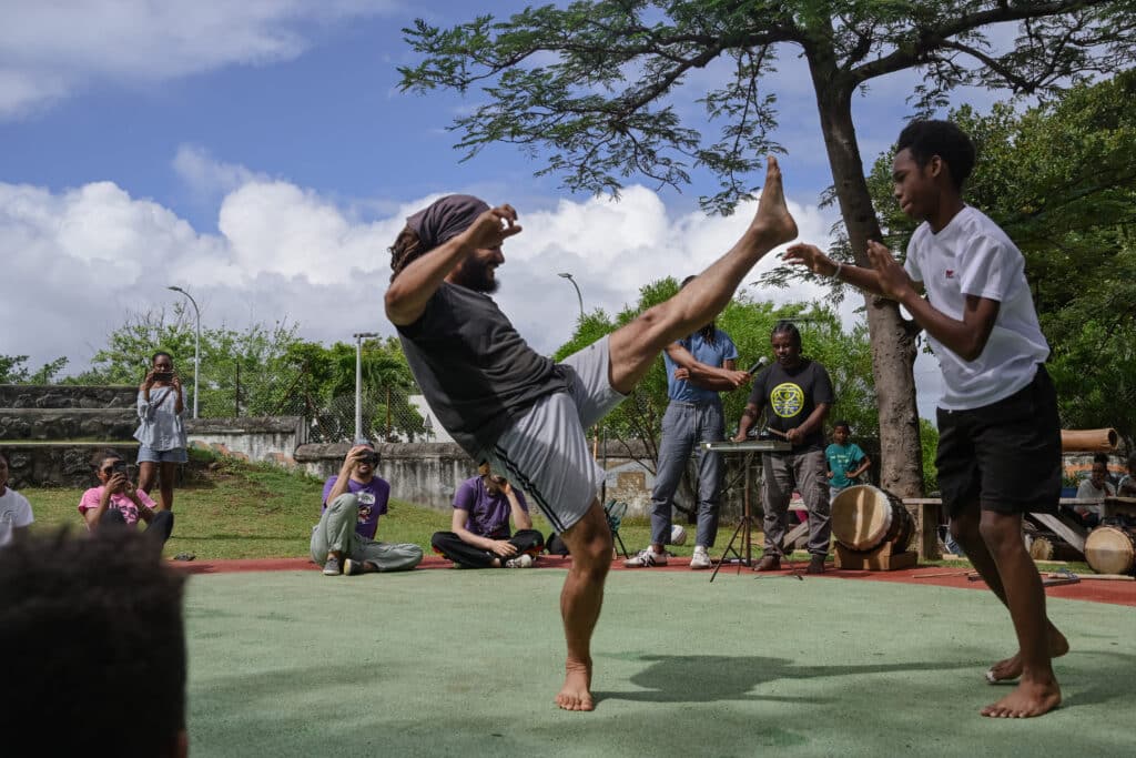 Les moringueurs s'affrontent lors d'une démonstration.