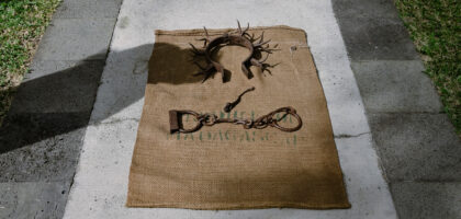 Entraves de cou et de pieds utilisées durant la période de l'esclavage sur l'île de La Réunion.