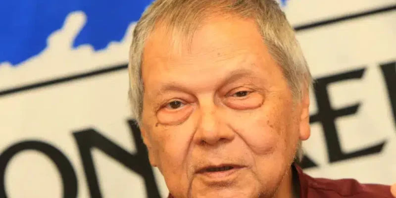 Paul Vergès président de la Région de 1998 à 2010. (Photo : collection privée)