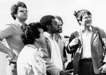 Raymond Lauret, Roland Robert, Lucet Langenier, Elie Hoarau et Paul Vergès. (Photo : collection privée)