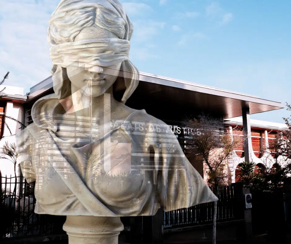Dame Justice superposée à la photo du Palais de Justice de Saint-Pierre.