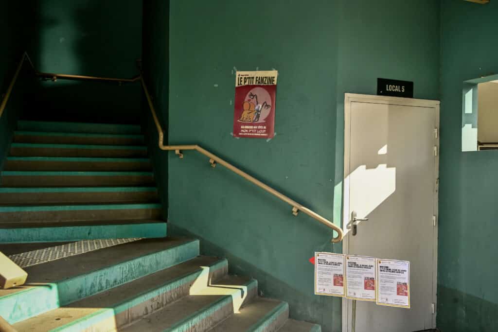 Le lundi 26 mai, le collège Célimène Gaudieux accueillait la conférence de presse de l'association Mon p'tit Loup pour la sortie du premier numéro du P'tit Fanzine. © Olivier Ceccaldi