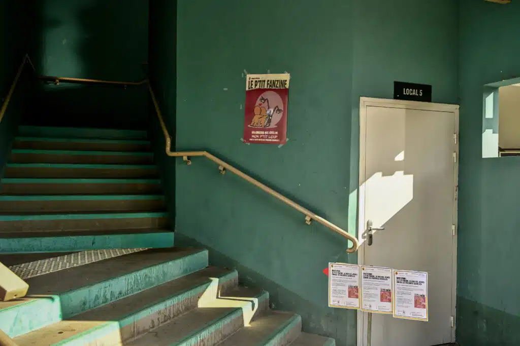 Le lundi 26 mai, le collège Célimène Gaudieux accueillait la conférence de presse de l'association Mon p'tit Loup pour la sortie du premier numéro du P'tit Fanzine. © Olivier Ceccaldi