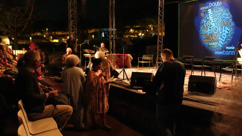 Serge Ulentin, Bernard Grondin, Nadia Akhoun, Sophie Hoarau, Patrice Treuthardt Lyane Kabar Théâtre plein air Saint-Gilles TPA