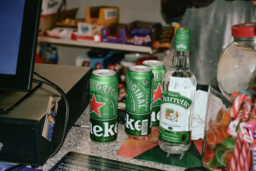 L'alcool représenté 50% du chiffre d'affaire de la boutique (hors tabac). © Olivier Ceccaldi