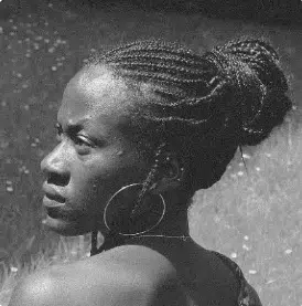 Mia Emilia Suau - Artiste-autrice haïtienne et Médiatrice culturelle et artistique