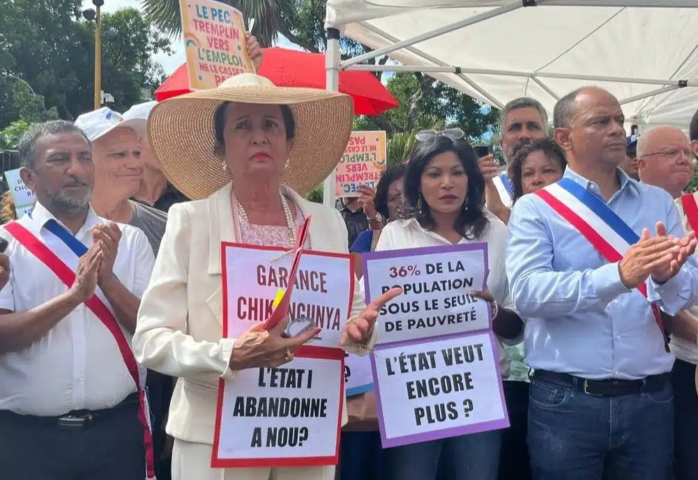 manifestation Bello Nabenesa contrats PEC