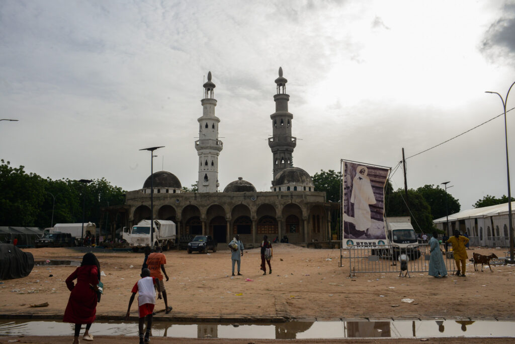 A Touba, l'effigie d'Ahmadou Bamba est présente partout. © Olivier Ceccaldi