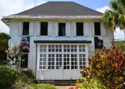 Entrée du FRAC Réunion. © Olivier Ceccaldi