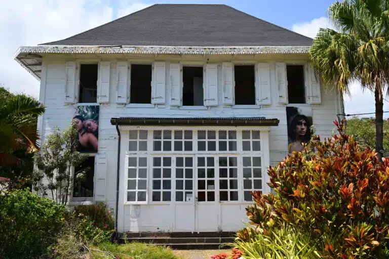 Entrée du FRAC Réunion. © Olivier Ceccaldi