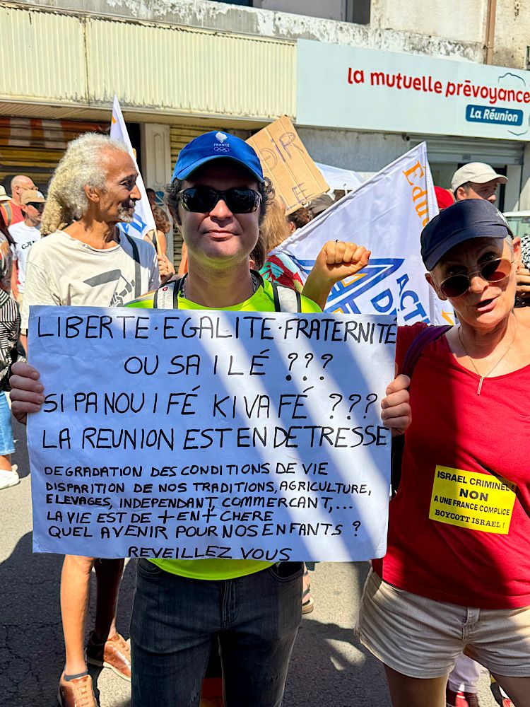 manifestation du 18 septembre à Saint-Pierre Photo de MD