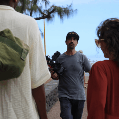 Cedric Demaison, photographe professionnel et réalisateur/vidéaste des clips vidéos Ola et Amont Amwin pour le groupe de maloya Salangane.