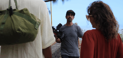 Cedric Demaison, photographe professionnel et réalisateur/vidéaste des clips vidéos Ola et Amont Amwin pour le groupe de maloya Salangane.