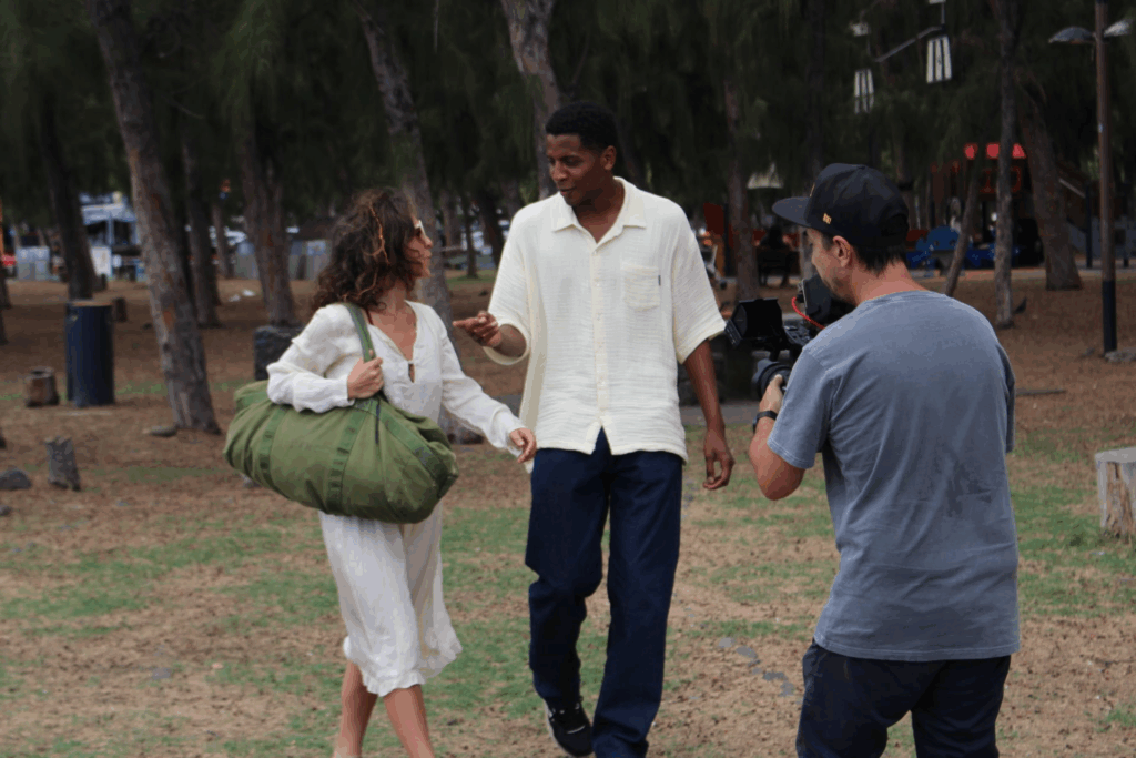 Cedric Demaison, photographe professionnel et réalisateur/vidéaste des clips vidéos Ola et Amont Amwin pour le groupe de maloya Salangane.