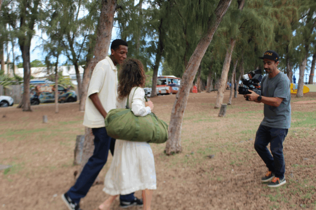 Cedric Demaison, photographe professionnel et réalisateur/vidéaste des clips vidéos Ola et Amont Amwin pour le groupe de maloya Salangane.