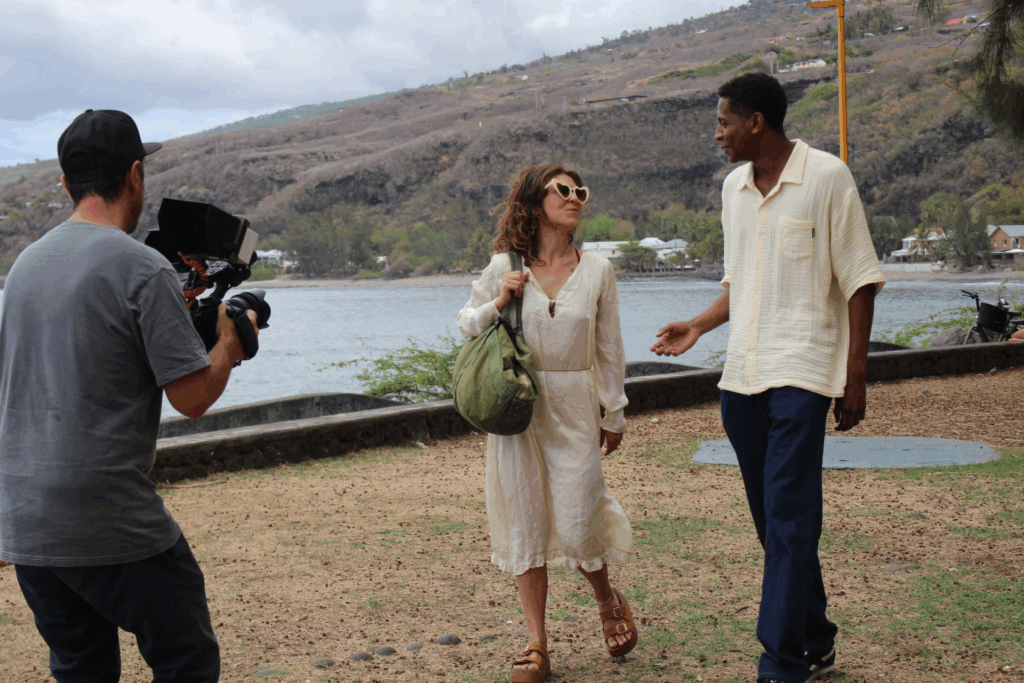Cedric Demaison, photographe professionnel et réalisateur/vidéaste des clips vidéos Ola et Amont Amwin pour le groupe de maloya Salangane.