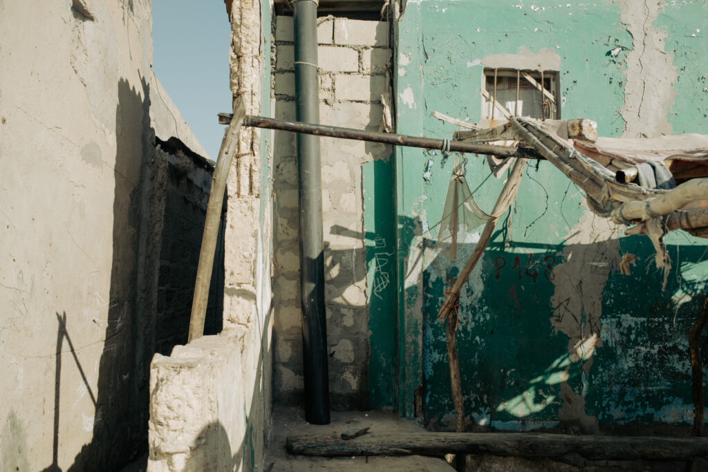 Habitation marquée par la ville de Saint-Louis et qui sera bientôt détruite. © Olivier Ceccaldi