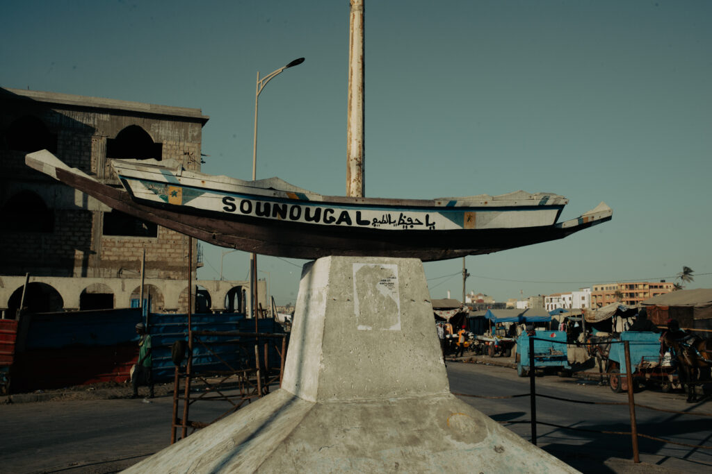 « Ces pirogues sont à nous ».