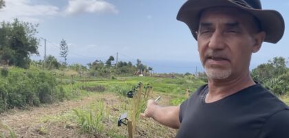 lampes solaires dans les champs d'agriculteurs Jean Pierrot Pausé