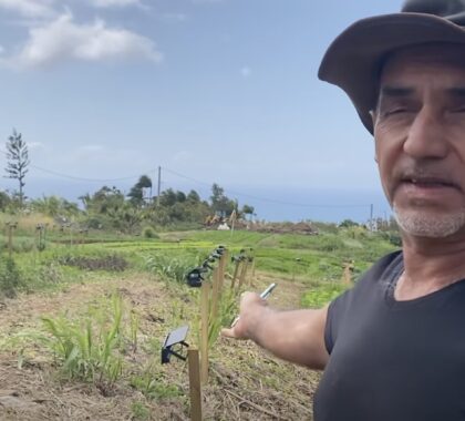 lampes solaires dans les champs d'agriculteurs Jean Pierrot Pausé