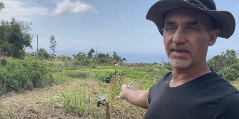 lampes solaires dans les champs d'agriculteurs Jean Pierrot Pausé