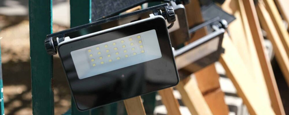 manifestation XR Extinction Rebellion contre les leds agricoles devant la sous préfecture de Saint-Paul.