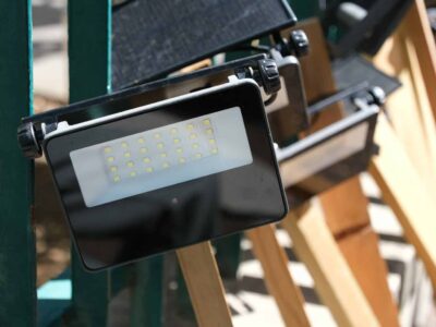 manifestation XR Extinction Rebellion contre les leds agricoles devant la sous préfecture de Saint-Paul.