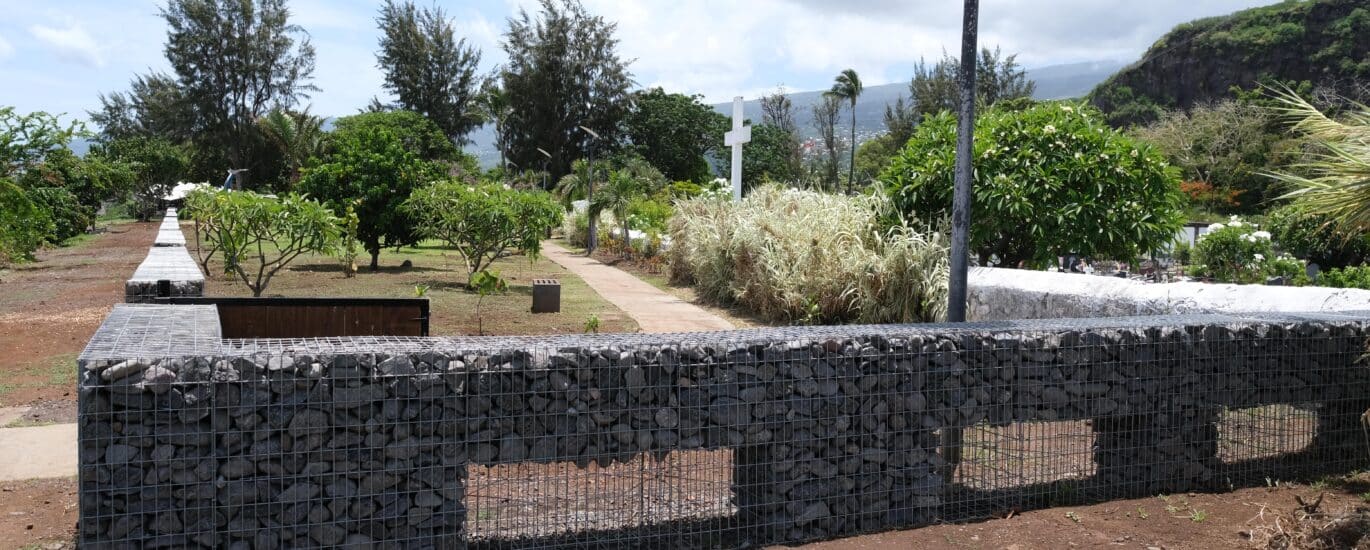 Cimetière marin de Saint-Paul, cimetière des esclaves et des oubliés, mur d'enceinte aménagements