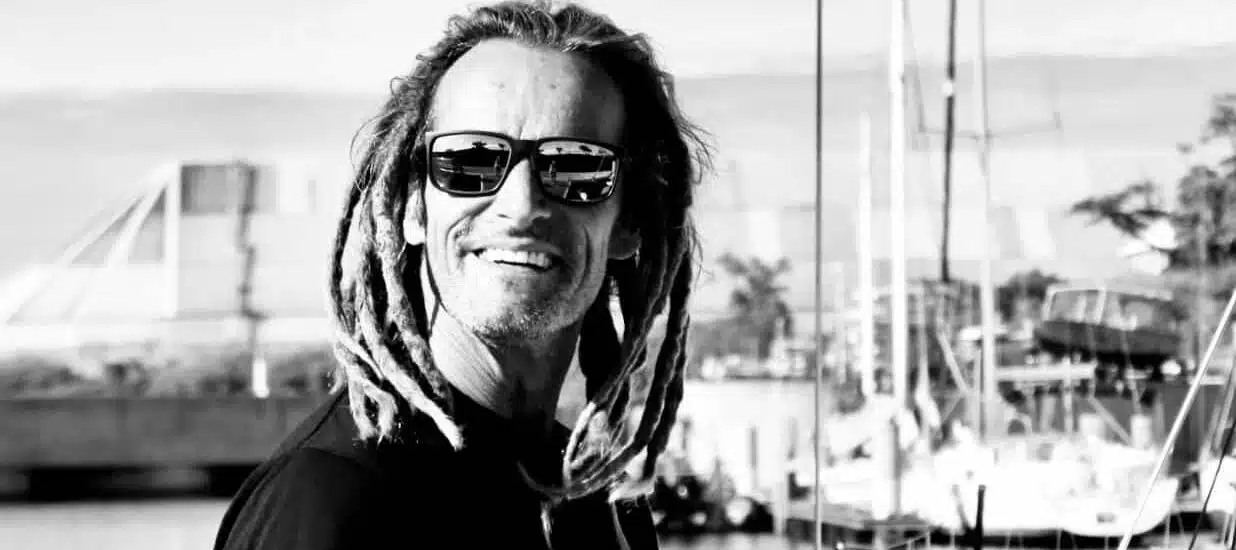 Maxime Boursier sur les quais du Port Ouest de la Réunion.