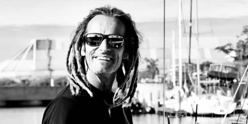 Maxime Boursier sur les quais du Port Ouest de la Réunion.