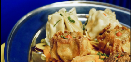 À partager, samoussas, bouchons, bonbons piments.