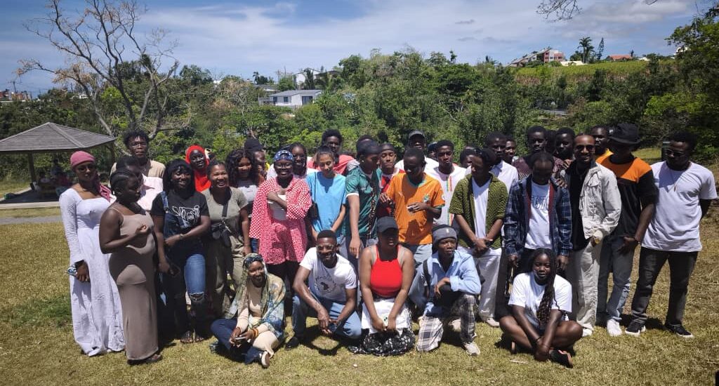 Photo de famille des membres de l'association lors d'une sortie récréative