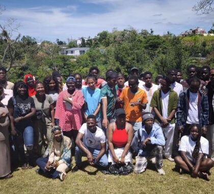 Photo de famille des membres de l'association lors d'une sortie récréative