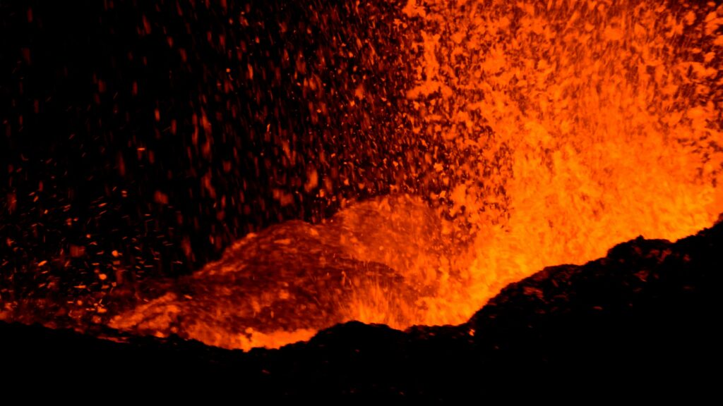éruption du volcan piton de la Fournaise du 18 janvier 2026 © Franck Cellier