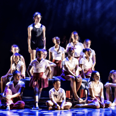 La troupe du spectacle des bagnes d'enfants.