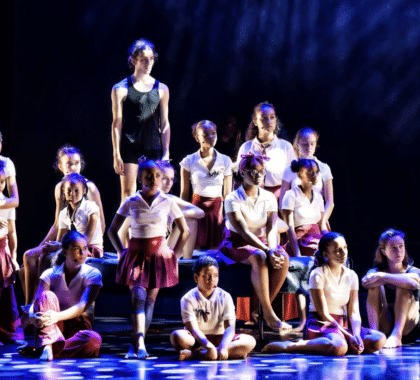 La troupe du spectacle des bagnes d'enfants.