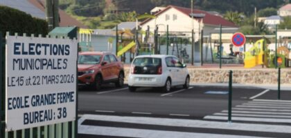 L’école de la Grande Ferme, bureau de vote numéro 38 au Tampon, s’est prononcé d’une courte tête en faveur du maire sortant, Patrice Tien Ah Koon. © Tom Savary