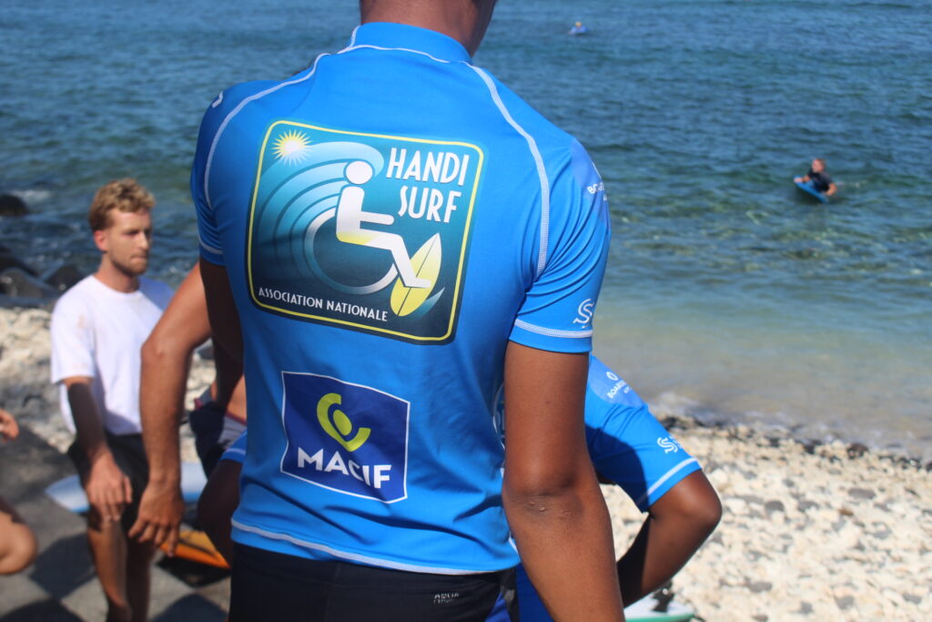 Le lycra Handi Surf de l'association Titan.