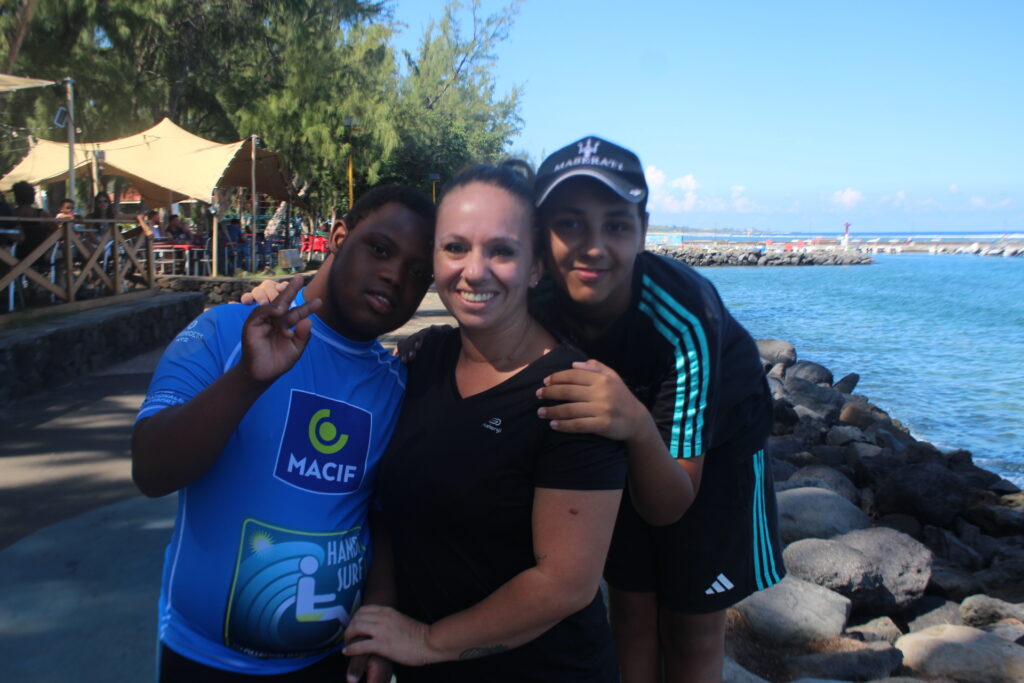 Les enfants avec leur encadrante.