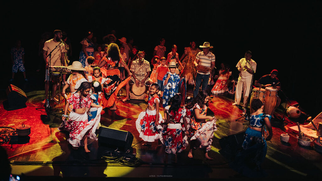 le Bisik était installé au Théâtre Les Bambous pour accueillir la présentation d'un projet musical très spécial avec Tifrid Maloya et les élèves de l'École François Frédéric Sisahaye de Mare à Martin