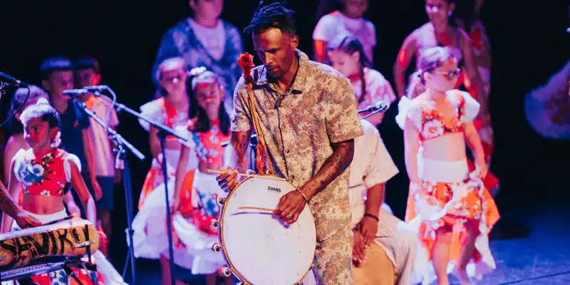 le Bisik était installé au Théâtre Les Bambous pour accueillir la présentation d'un projet musical très spécial avec Tifrid Maloya et les élèves de l'École François Frédéric Sisahaye de Mare à Martin © Iris Mardémoutou