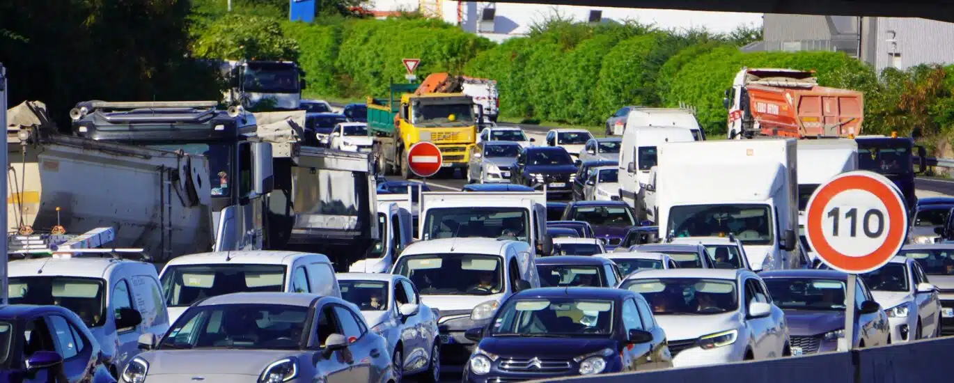 embouteillage bouchon circulation tout auto, carburant
