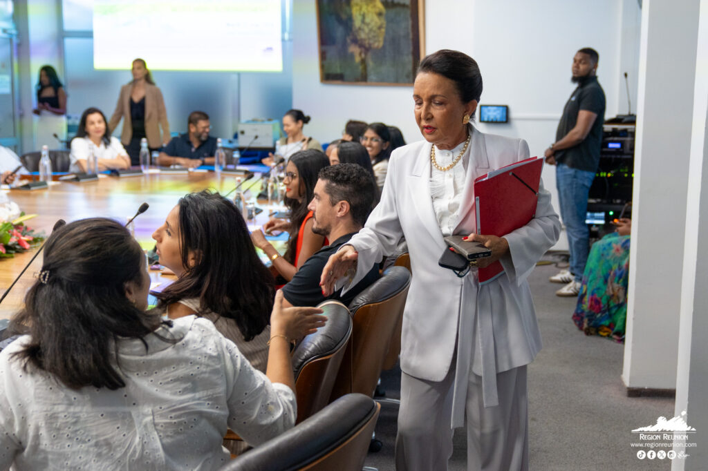 Huguette Bello soutien aux enseignants réunionnais