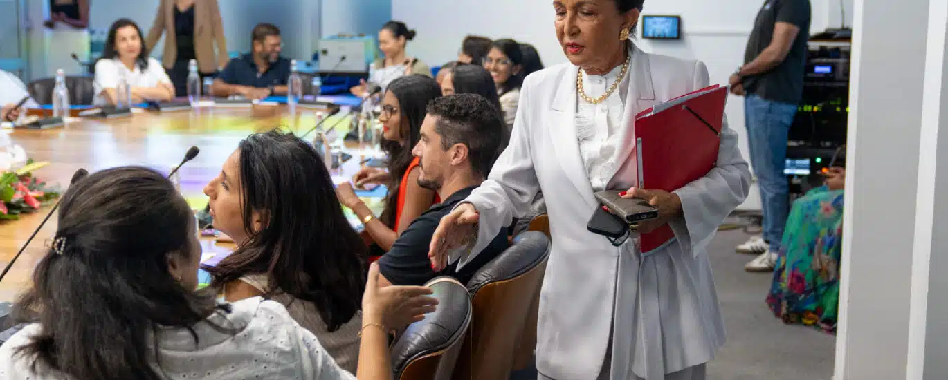 Huguette Bello soutien aux enseignants réunionnais