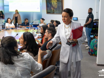 Huguette Bello soutien aux enseignants réunionnais