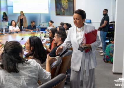 Huguette Bello soutien aux enseignants réunionnais