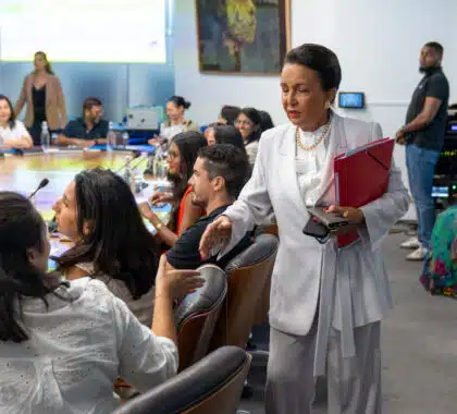 Huguette Bello soutien aux enseignants réunionnais