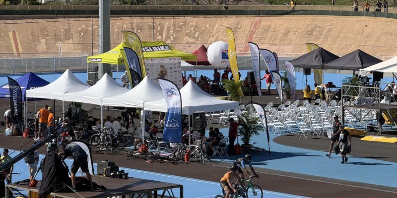 tour cycliste de La Réunion au vélodrome Gabriel Chéfiare de Saint-Denis